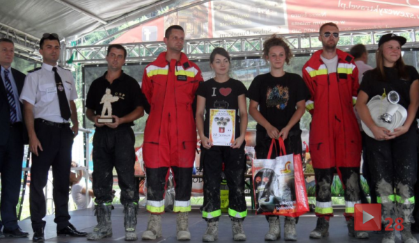 MIX OSP Szczawa trzeci na "II Ogólnopolskiej Olimpiadzie Sportowo – Pożarniczej"