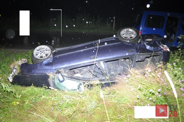 Policja podsumowuje weekend na drogach.  Dachowało volvo