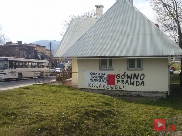 Wulgarny napis w centrum miasta nikomu nie przeszkadza