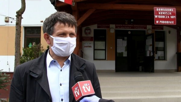 Rafał Rusnak, wójt gminy Niedźwiedź: – Nie ma podstaw prawnych, aby udostępniać poczcie spisu wyborców