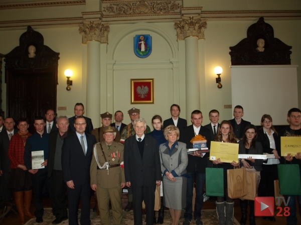 Nowy Sącz. Uczniowie I LO z Limanowej laureatami konkursu o Żołnierzach Wyklętych