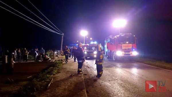 W Mszanie Dolnej na ulicy Orkana samochód uderzył w dwójkę pieszych