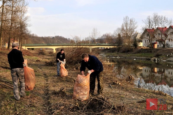 Mszana Dolna. Wędkarze i radni będą zbierać śmieci