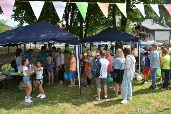 Podczas spotkania rodzin promowano rodzicielstwo zastępcze