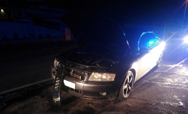 Zderzenie dwóch samochodów na drodze wojewódzkiej