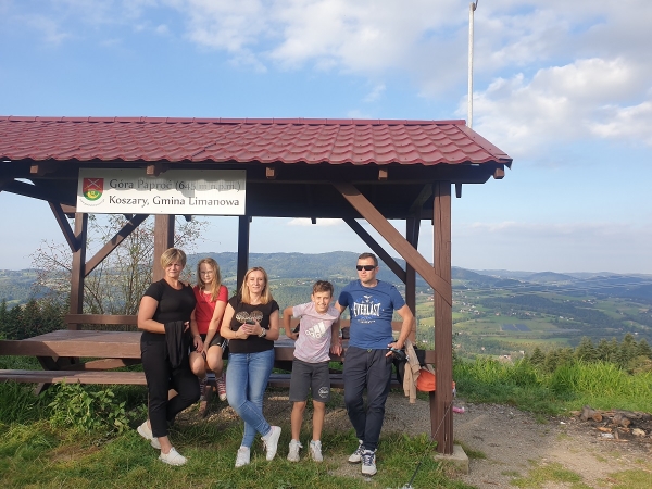 16 rodzin wzięło udział  wirtualnym biegu na górę Paproć