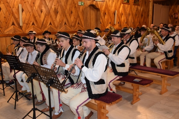 Zagórzańska msza święta z Orkiestrą Dętą „Sami Swoi” z Kasinki Małej – Zagródca