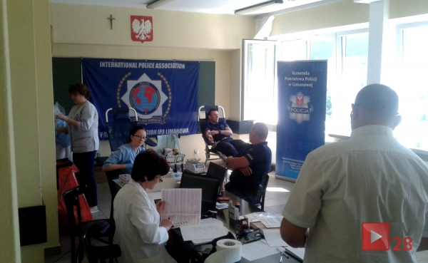 Limanowa. Mundurowi zachęcają do oddania krwi