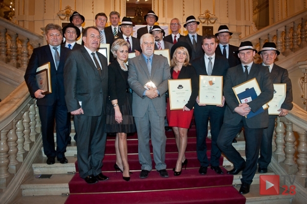 Nagrodzono wójtów i burmistrzów