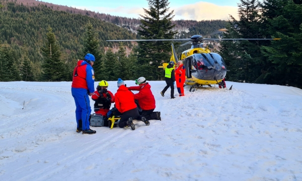 Akcja ratownicza GOPR z udziałem śmigłowca: Turystka zasłabła na szlaku