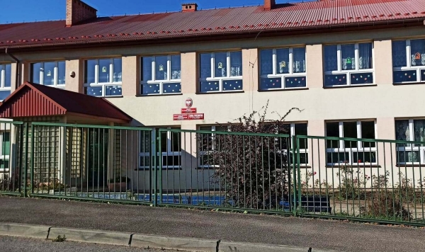 Nauka zdalna w Zespole Placówek Oświatowych w Skrzydlnej. Zakażenia wykryto wśród pracowników szkoły