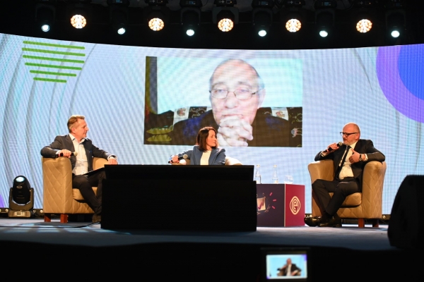 Wójt Benedykt Węgrzyn wziął udział w sesji naukowej poświęconej spisowi powszechnemu