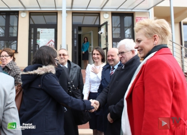 Szwajcarzy sprawdzają postępy w budowie DPS-u w Szczyrzycu