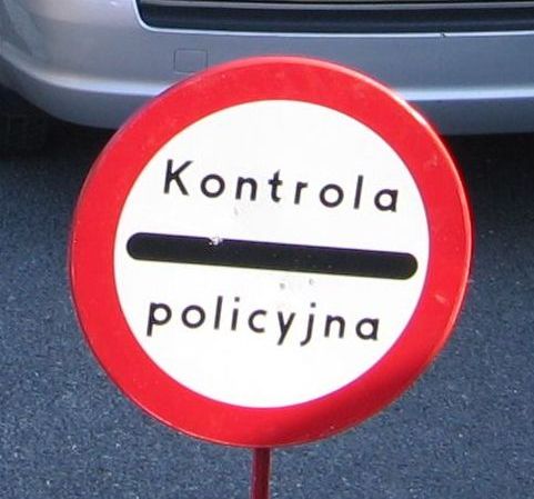 Limanowa. Dwie osoby trafiły do szpitala po zderzeniu hondy z megane