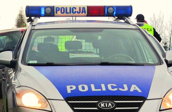 Podłopień i Limanowa. Kierujący w tych miejscowościach prowadzili pojazdy pod wpływem alkoholu: Obaj mieli ponad 2 promile