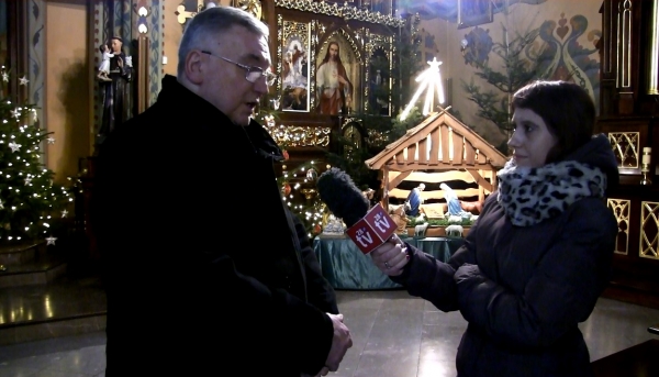 Wigilijna rozmowa z ks. Jerzym Raźnym. Boże Narodzenie. Tradycja. Zapraszamy do obejrzenia rozmowy