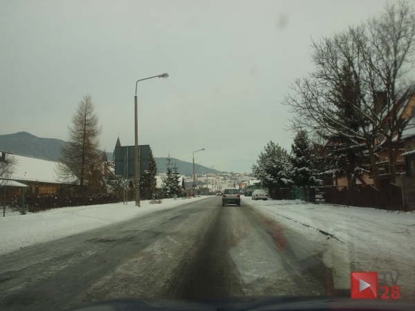 Mszana Dolna. Ślisko i niebezpiecznie (Foto)