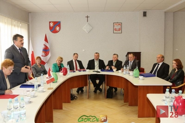 Mszana Dolna. W gminie zwycięzca wziął wszystko. Kłótnia na sesji