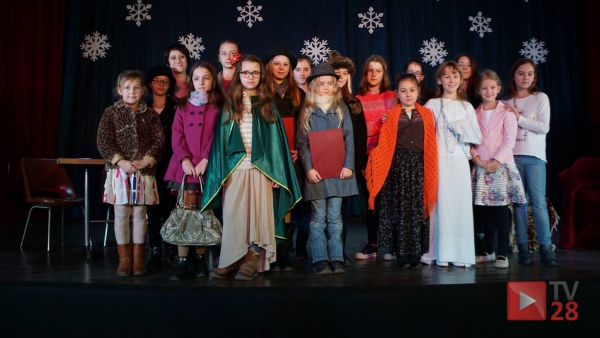 Opowieść Wigilijna na deskach MOK w Mszanie Dolnej