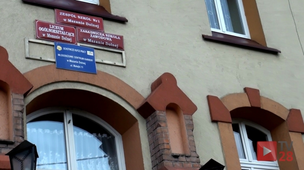 Mszana Dolna. Czy zasłużone liceum zniknie z edukacyjnej mapy miasta?