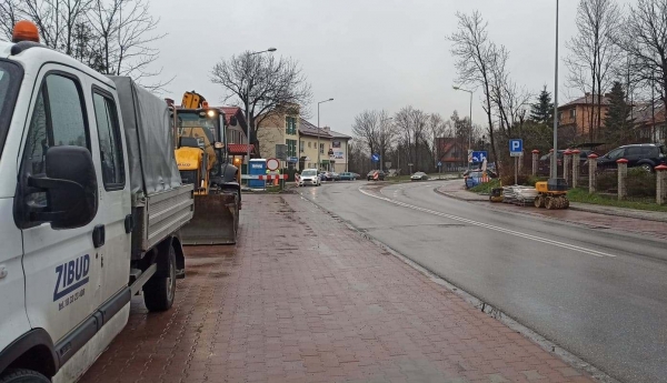 Na placu budowy pojawili się robotnicy. W końcu rusza oczekiwana przebudowa skrzyżowania