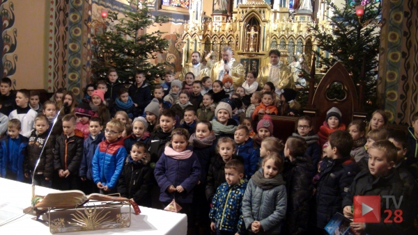 Mszana Dolna. Rozdanie nagród za uczestnictwo w Roratach w parafii pw. Św Michała Archanioła