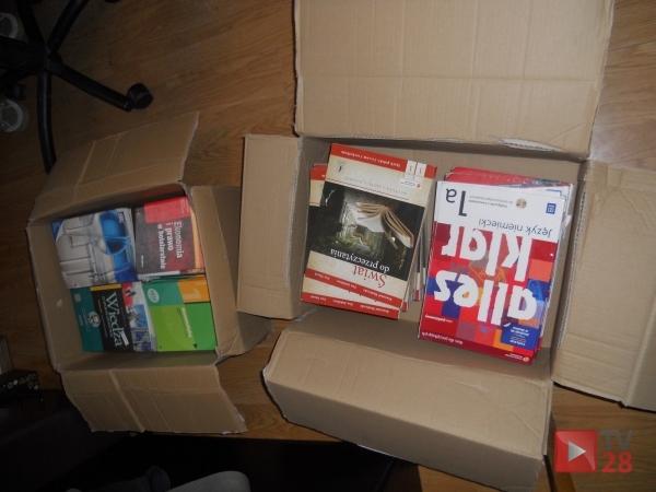 Kradli książki, zdradził ich szkolny monitoring…