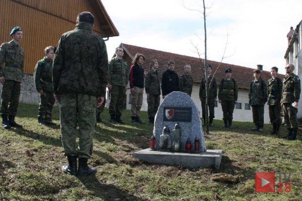 Tymbark. Rocznica zbrodni katyńskiej uczczona