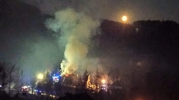 11 zastępów walczyło z ogniem. Pożar domu. [ZOBACZ WIDEO]