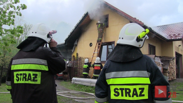 Mszana Dolna. Paliła się stolarnia. Trwa szacowanie strat