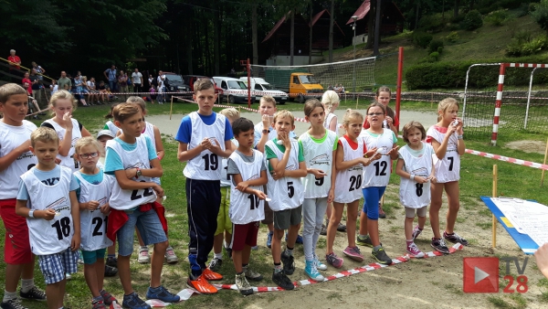 W duchu sportowym rodziny rywalizowały w Bazie Lubogoszcz. Relacja