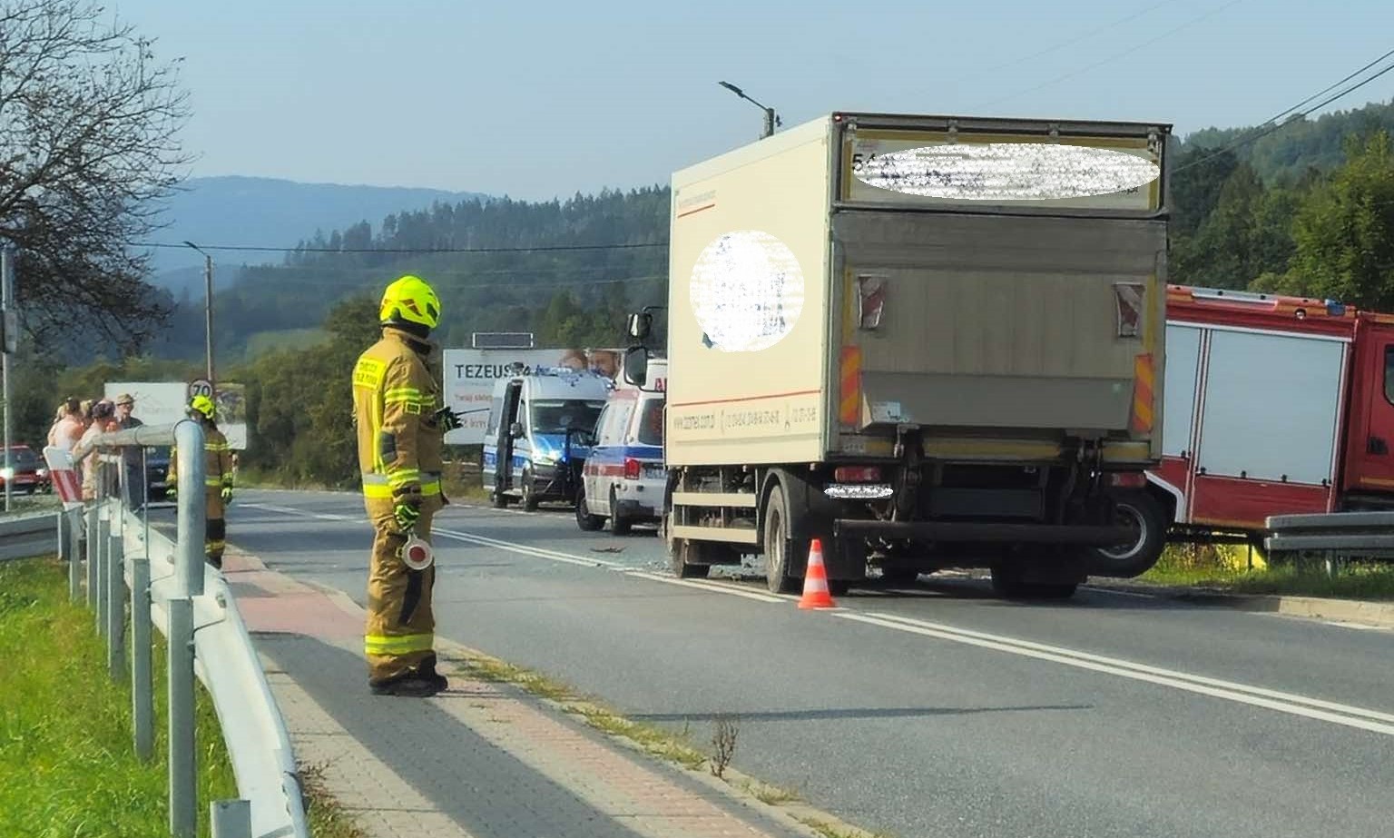 Kasinka Mała. Stłuczka samochodu osobowego z ciężarowym