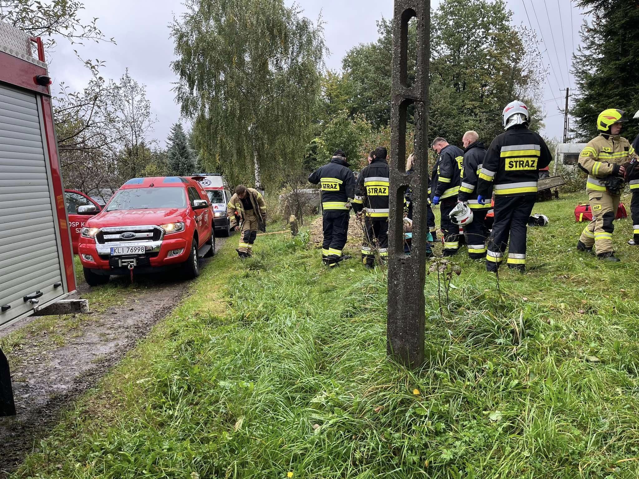 Turysta poczuł się źle. Z Kostrzy ewakuowali go strażacy