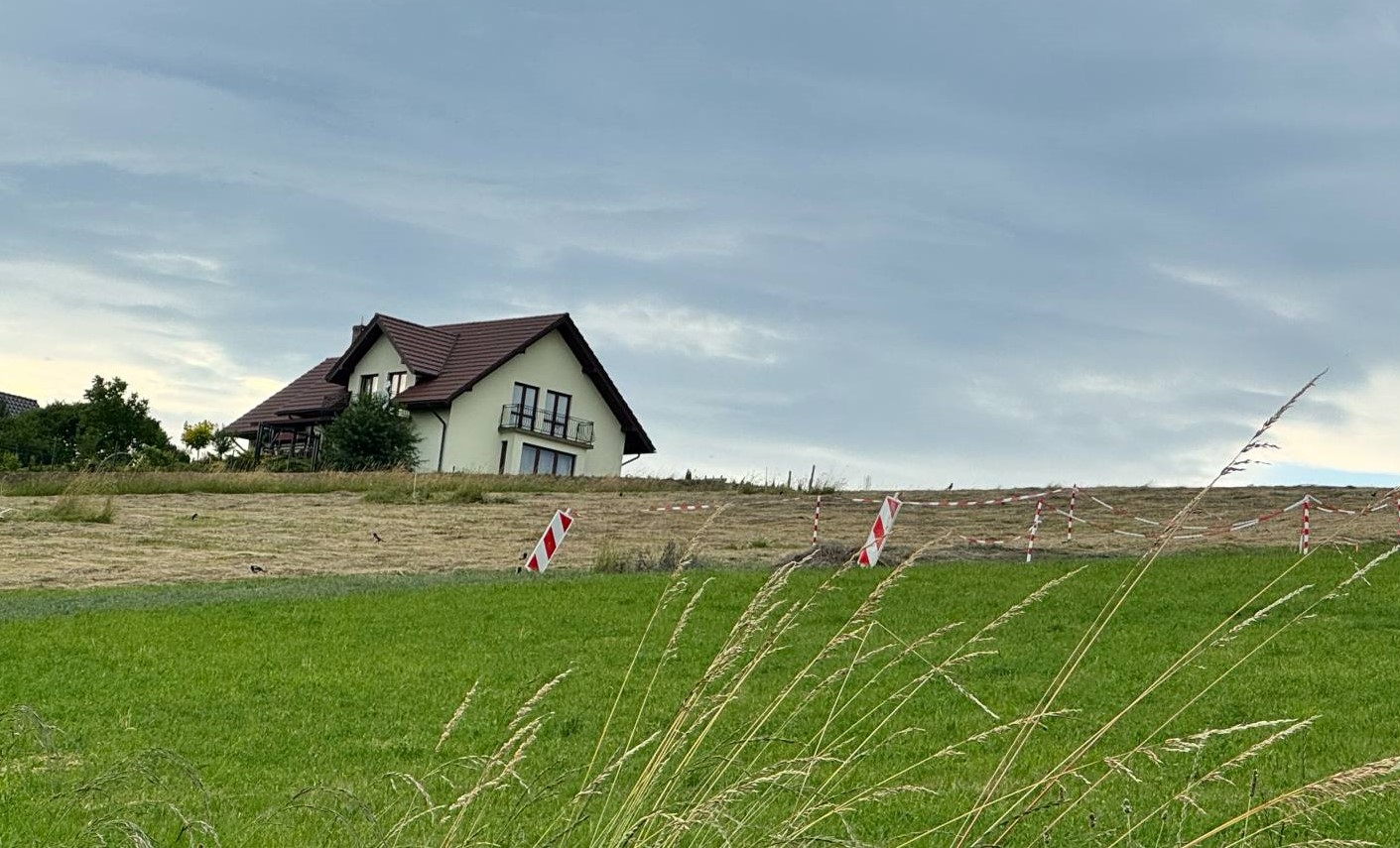 Wyjaśniamy dlaczego „nieznana substancja” trysnęła z otworu geologicznego w Męcinie