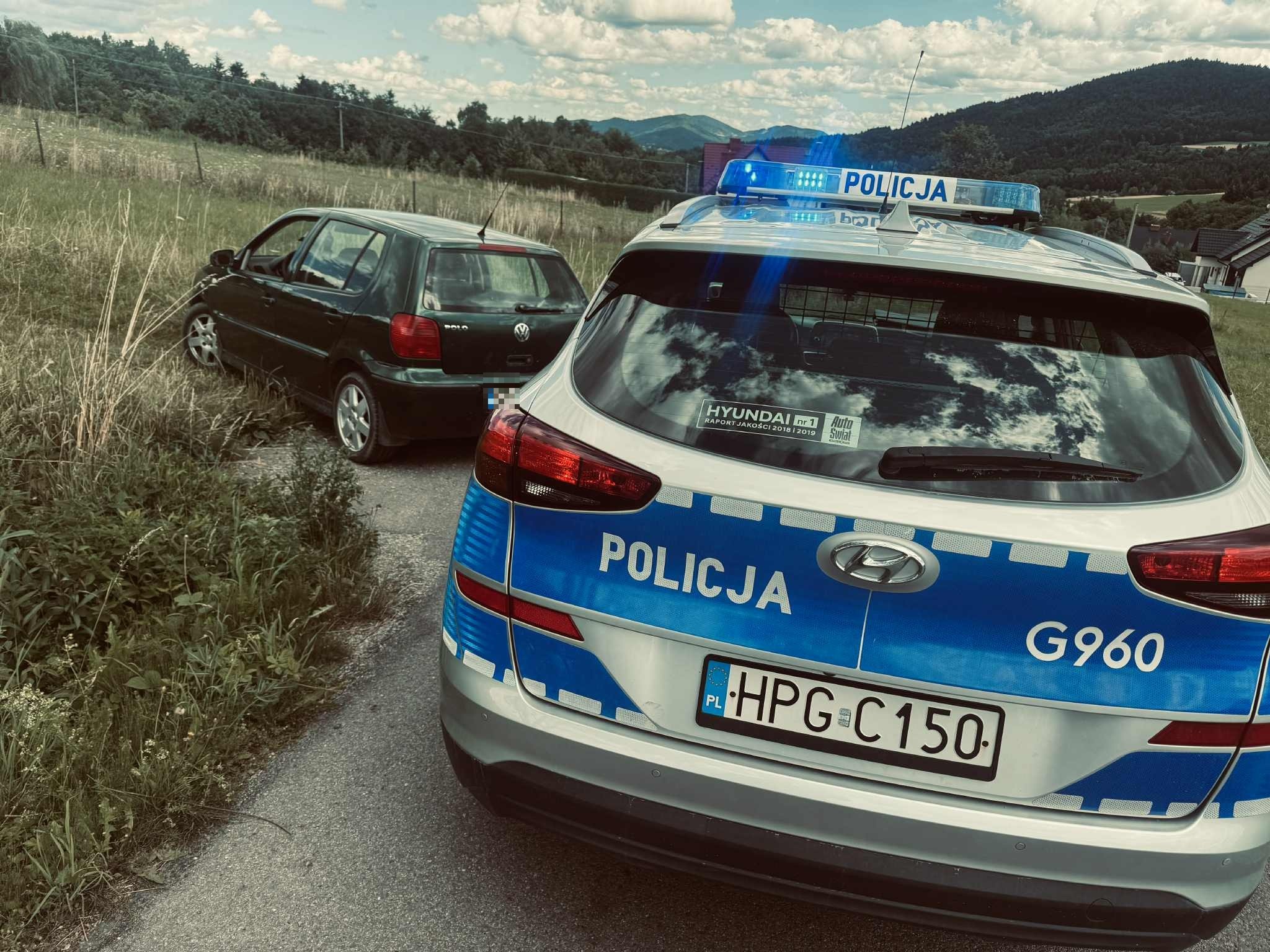 Nietrzeźwi za kierownicą. Jeden z nich uciekał przed policją