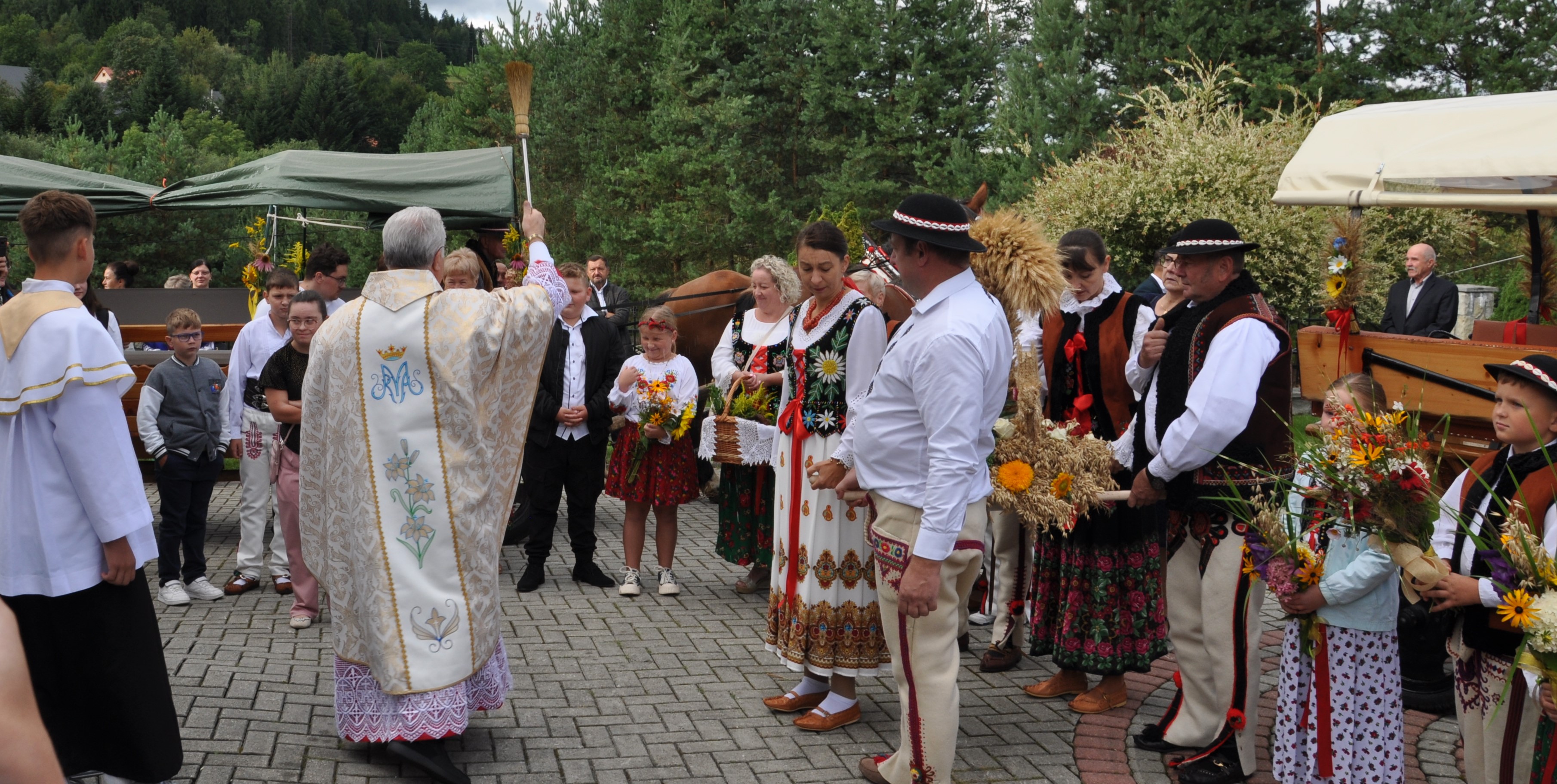 Dożynki w Łostówce. Lokalna społeczność dziękowała za plony