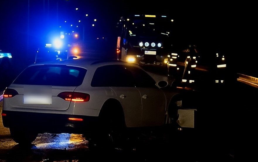 Kamienica. Zderzenie trzech pojazdów. Kierujący jednego z nich był nietrzeźwy i nie miał prawa jazdy