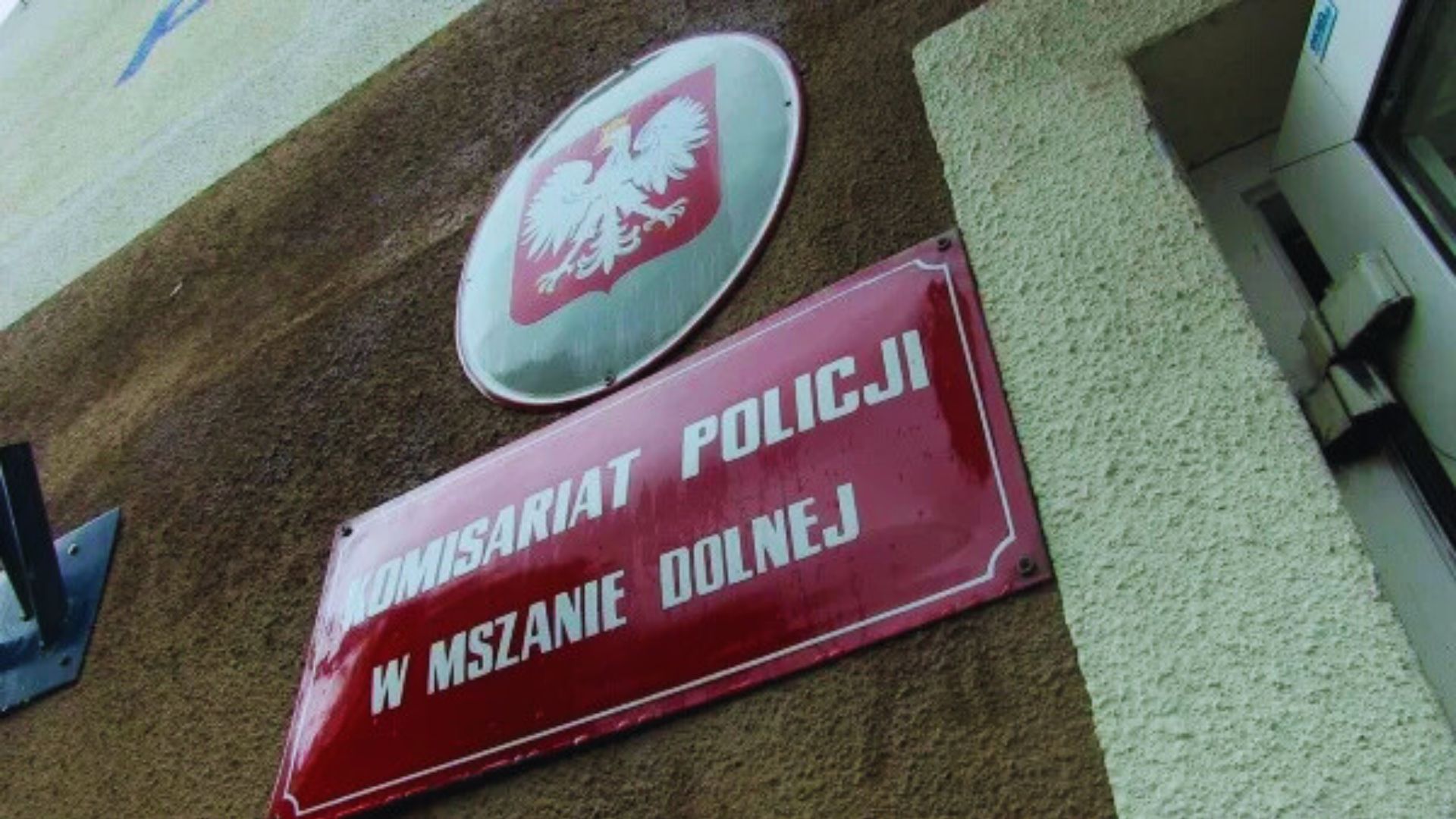 Mszana Dolna. Nielegalny handel. Kupiła mięso prosto z samochodu