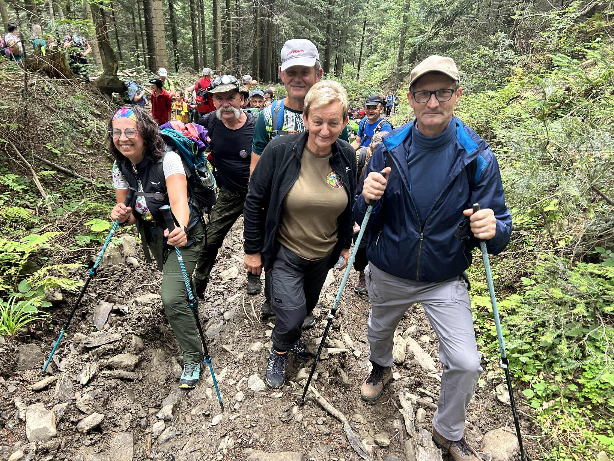 Zakończenie 16. edycji akcji Odkryj Beskid Wyspowy na szczycie góry Lubogoszcz