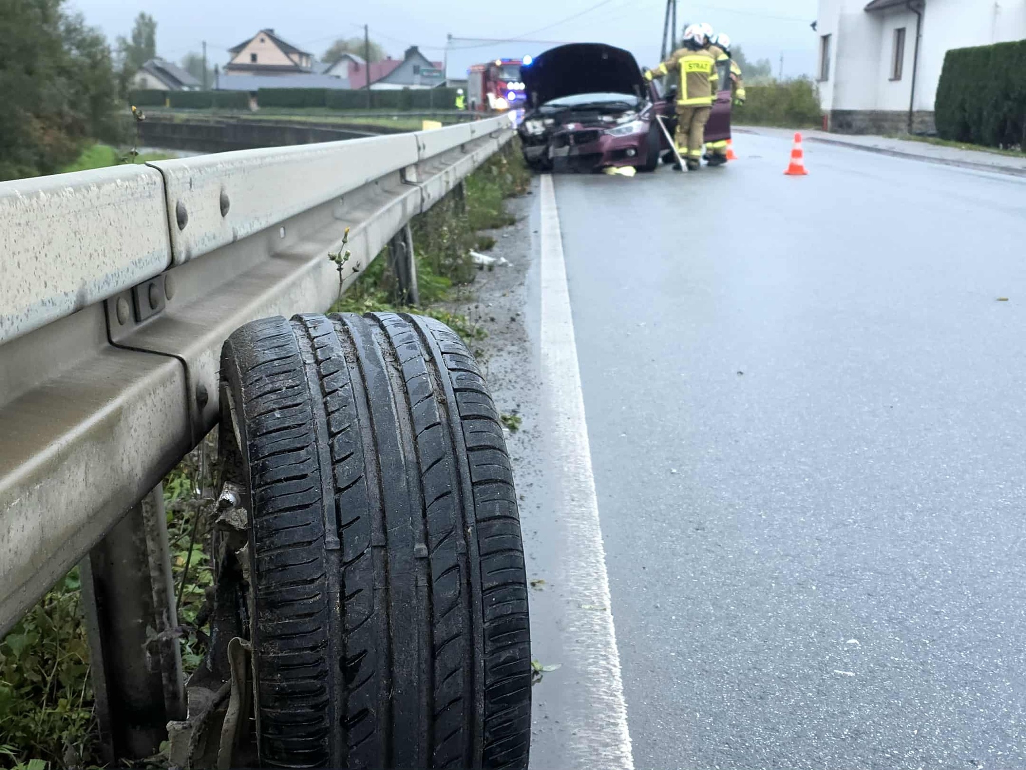 Koszary. Bez uprawnień i nietrzeźwy. 18-latek zakończył jazdę bez przedniego koła