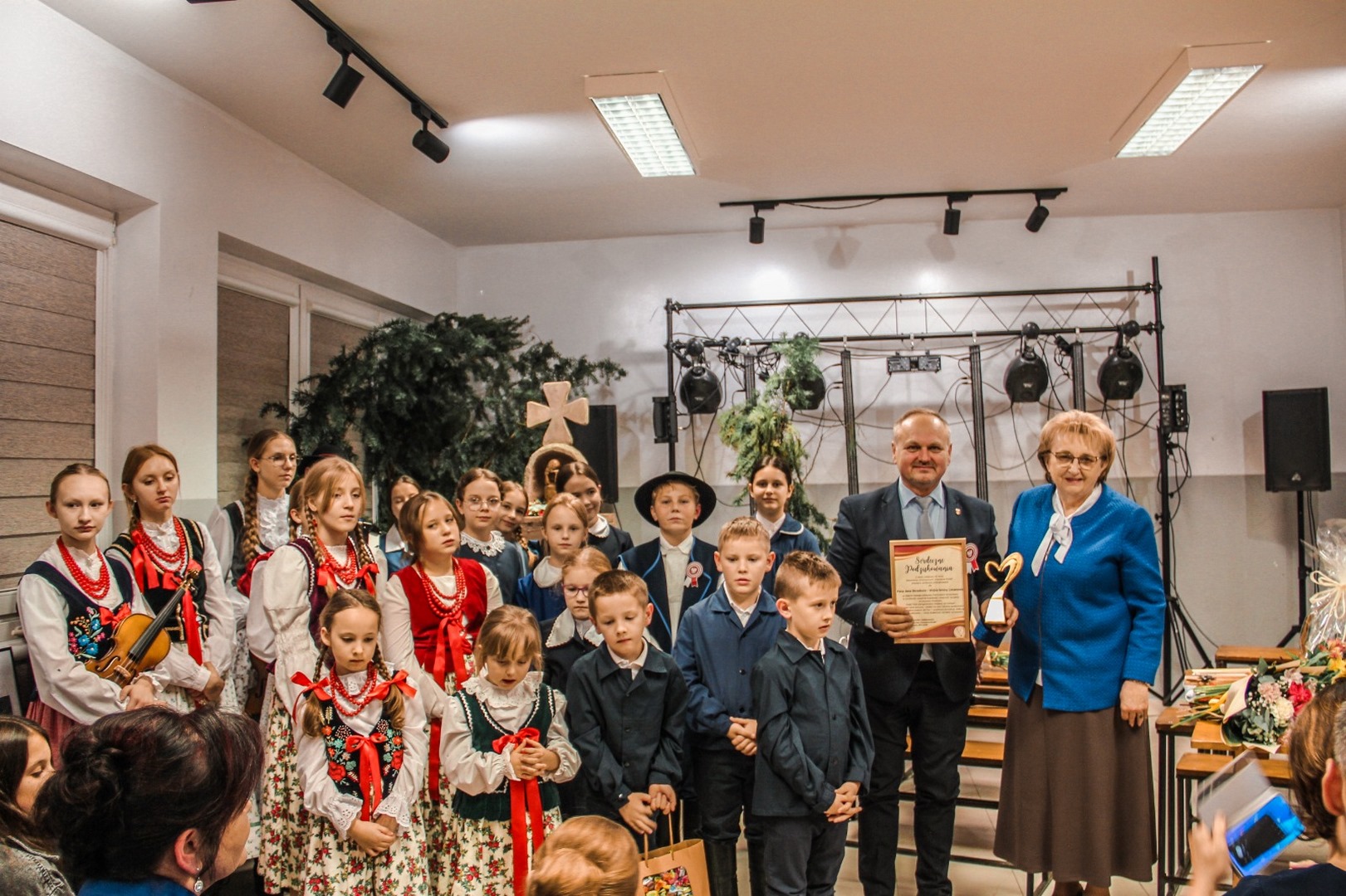 Uczestnicy warsztatów artystycznych „Czerwone Korale” obchodzili 10-lecie działalności