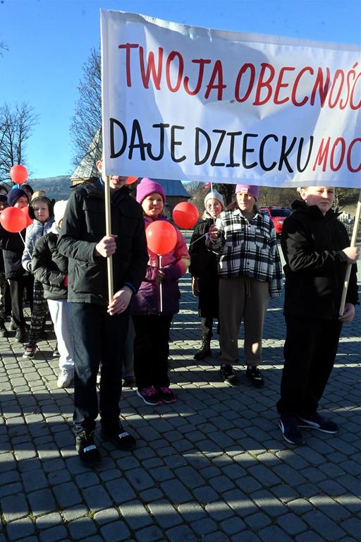 „Dzieciństwo bezpieczne i wolne od przemocy” – marsz w Dobrej