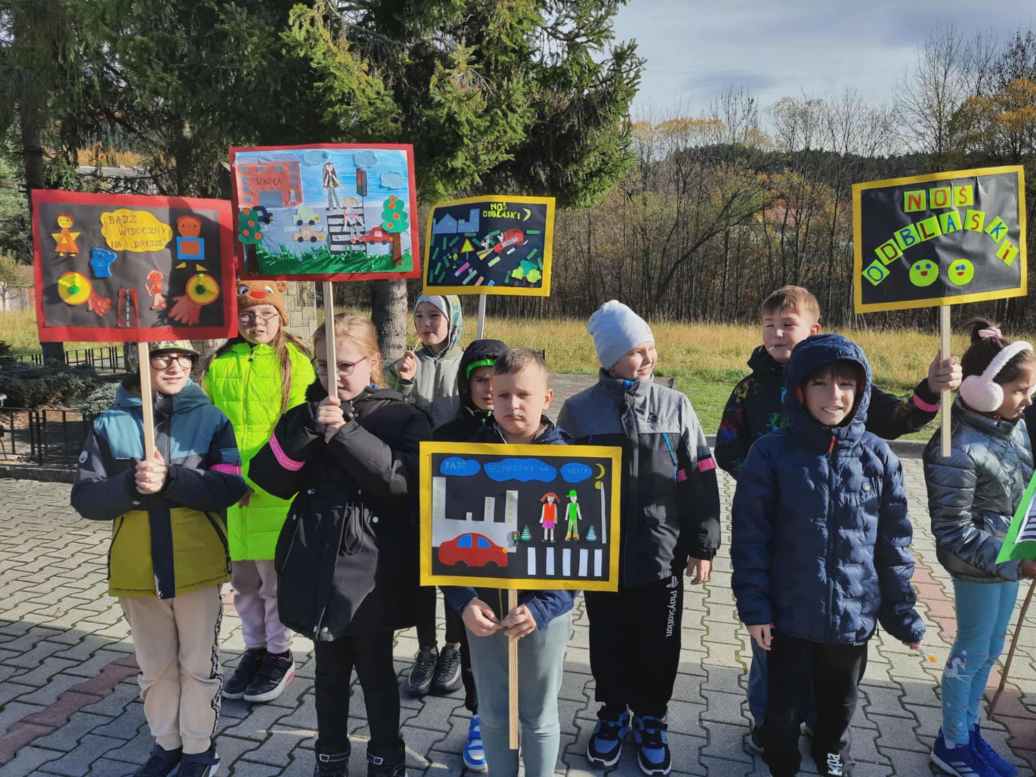 Odblaskowa szkoła w Szczawie. Zajęcia, konkursy i spotkania