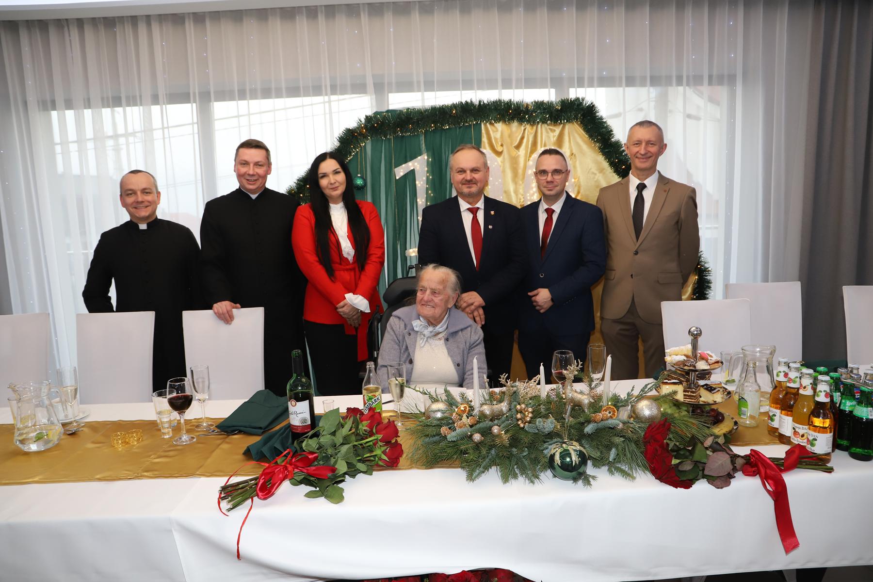 Pani Czesława Oleksy z Mordarki świętowała setne urodziny