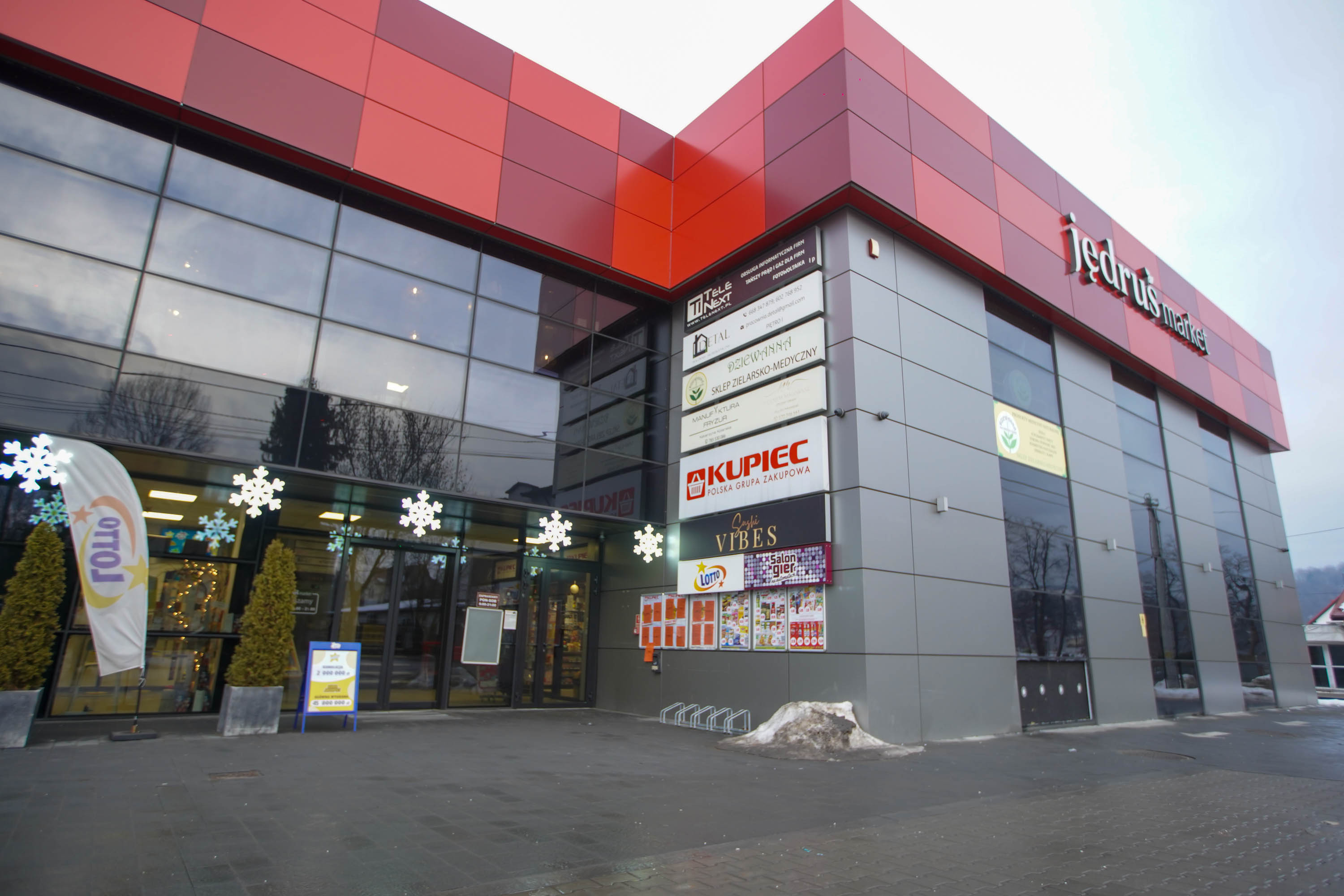 Pan Kacper zrobił zakupy w „Jędrusiu” i wygrał samochód