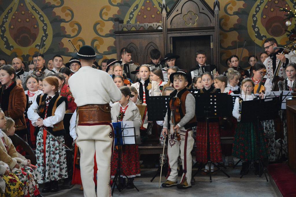 Przemarsz i plenerowe inscenizacje – Orszak Trzech Króli w Mszanie Dolnej