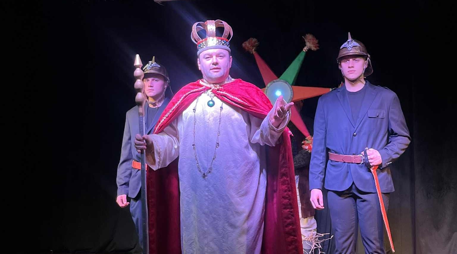 Grupy kolędnicze zaprezentowały swoje programy na scenie w Kamienicy