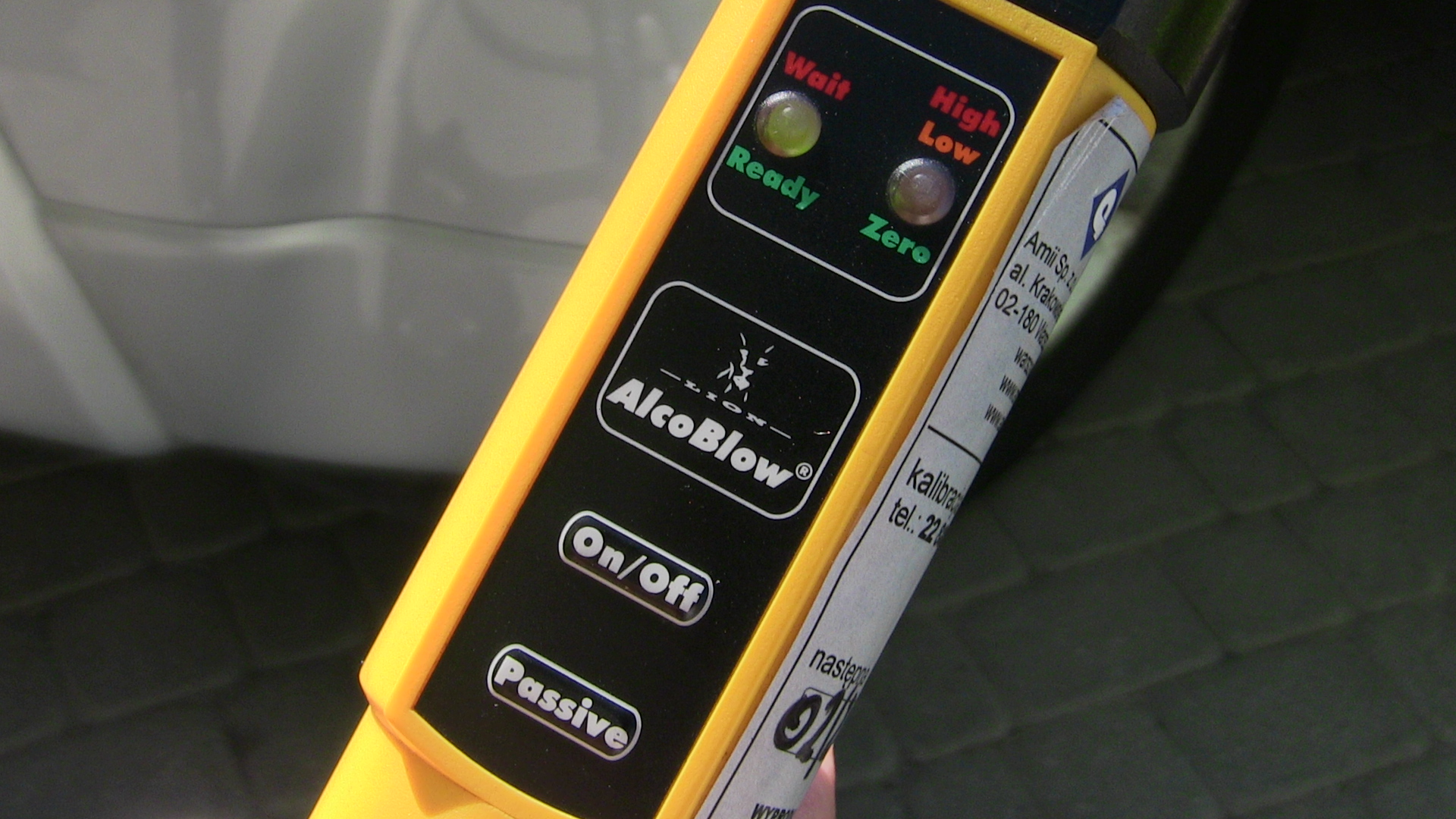 Dobra. Uniemożliwili mu dalszą jazdę, wezwano policjantów