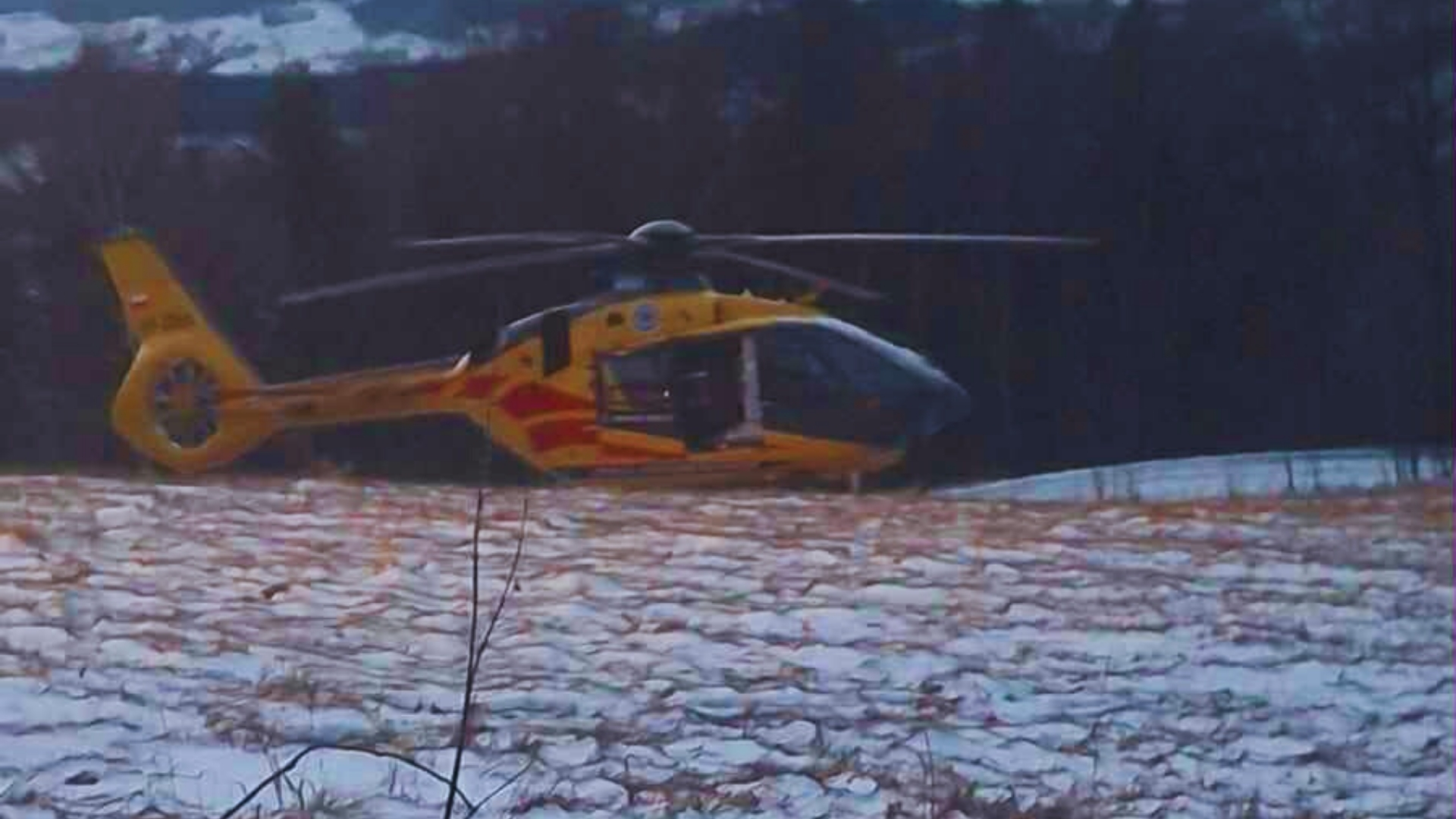 Stara Wieś. Do nieprzytomnego 29-latka wezwano pogotowie, straż i LPR