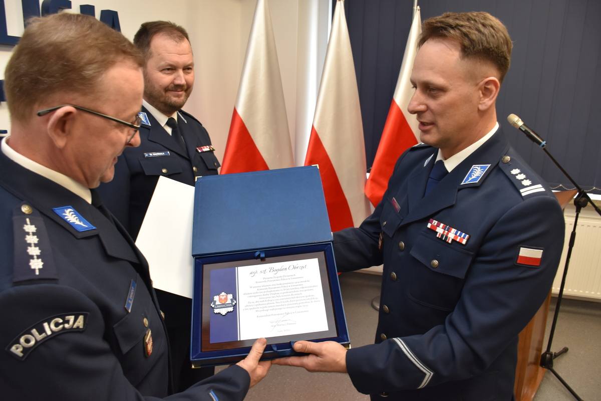 Podinspektor Mieczysław Wąchała oraz asp. szt. Bogdan Obrzut przeszli na emeryturę